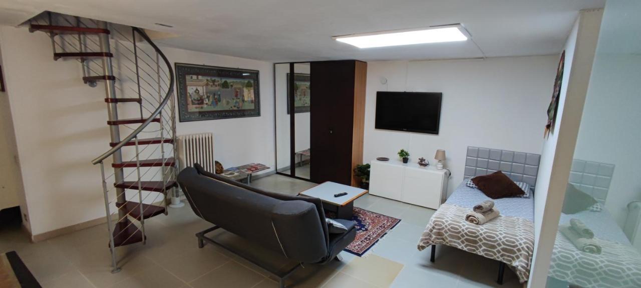 Central Private Flat By Old Town, Shops, Restaurants Bari Exterior foto